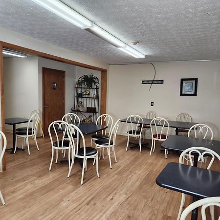 Westspring Inn - Westlake Cleveland Exterior photo